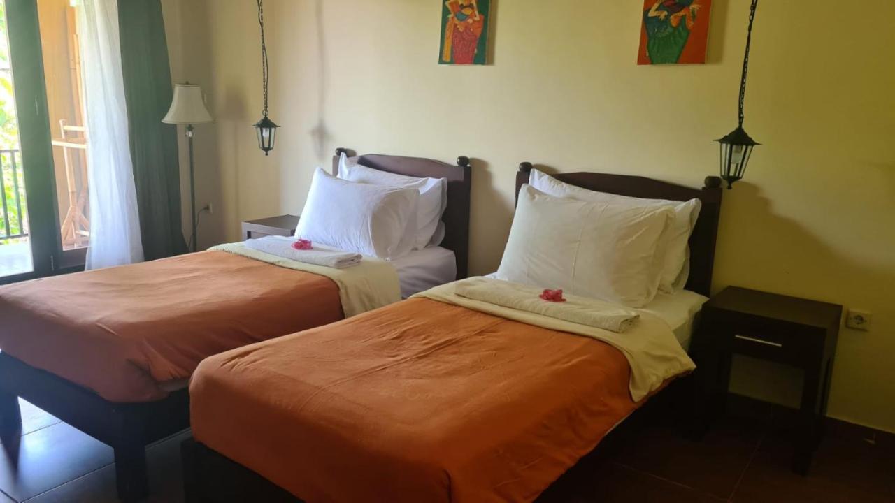 Dalia Budget Hotel Сенггиги Экстерьер фото