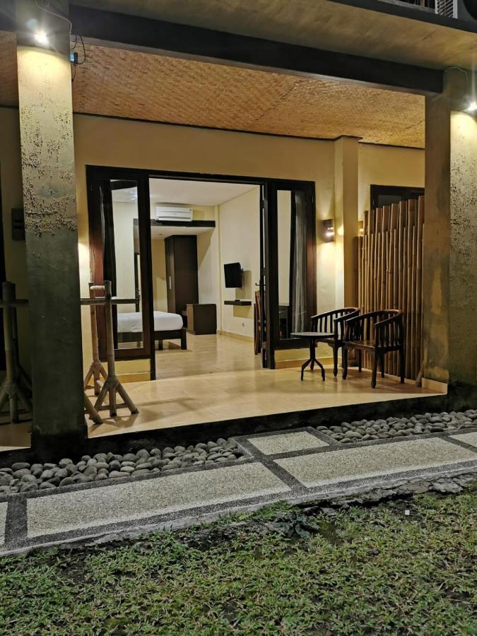 Dalia Budget Hotel Сенггиги Экстерьер фото