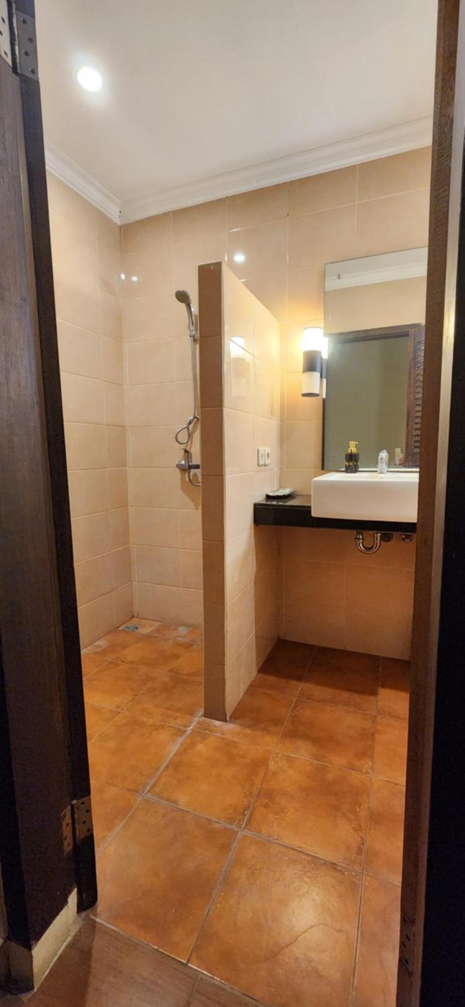 Dalia Budget Hotel Сенггиги Экстерьер фото
